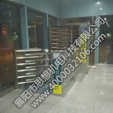 新沂站矩形護(hù)欄半高門組合