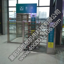 麓谷站矩形半高及玻璃隔斷門(mén)